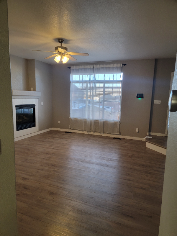 911 Foxtail Ct - Photo 4 of 17