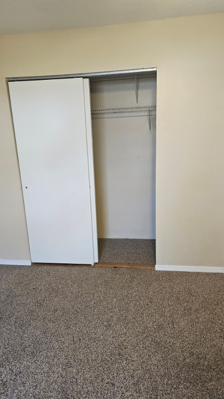 380 Sunset Ave - Photo 4 of 16
