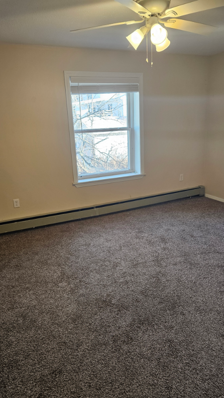 380 Sunset Ave - Photo 5 of 16