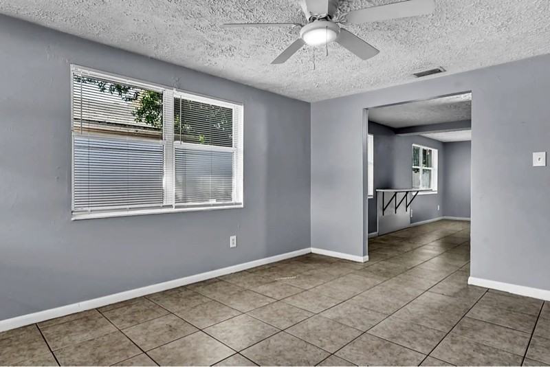 4301 W Arch St - Photo 5 of 19