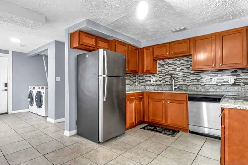 4301 W Arch St - Photo 6 of 19
