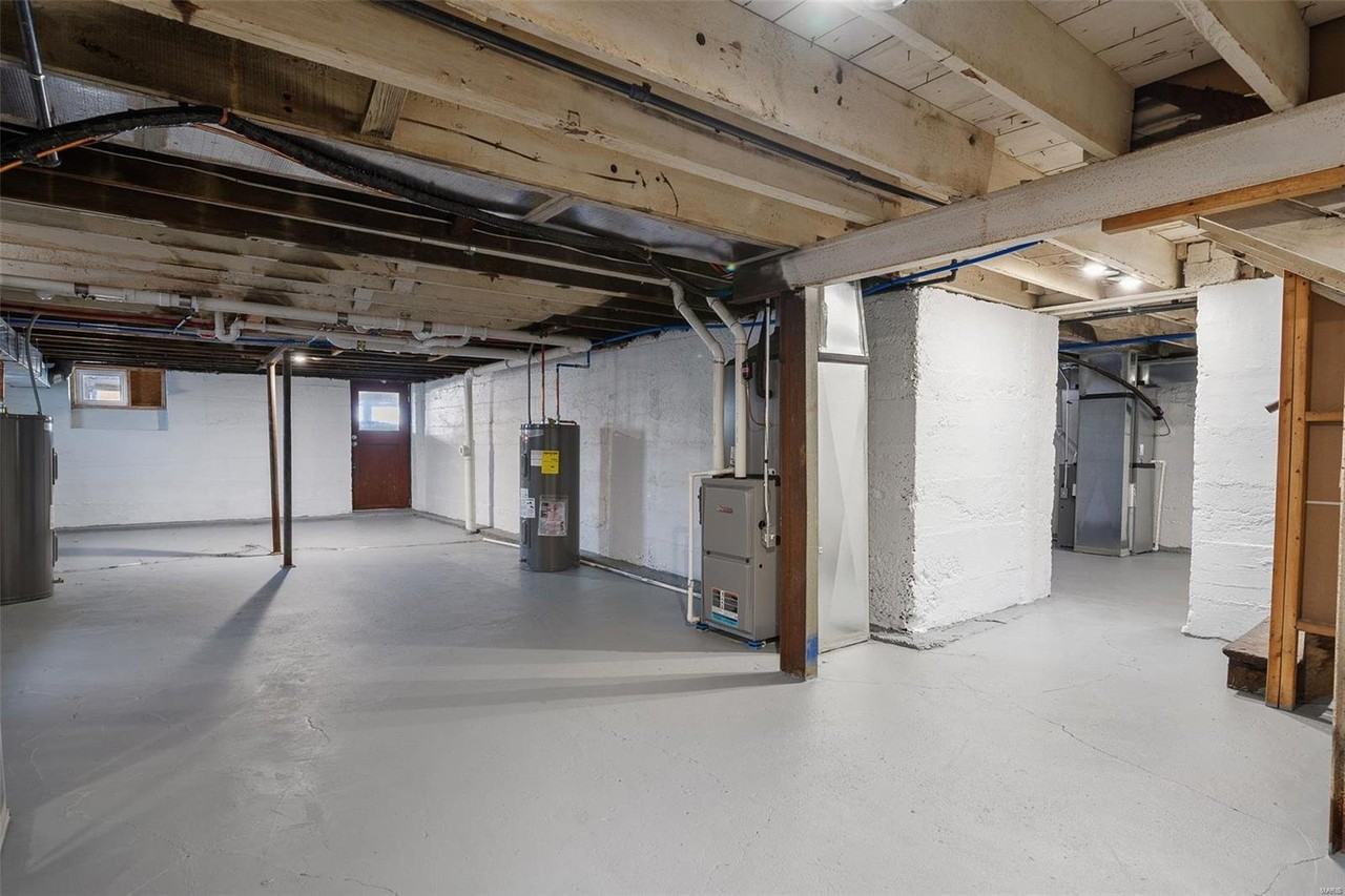 5303 Bancroft Ave #2W - Photo 6 of 25