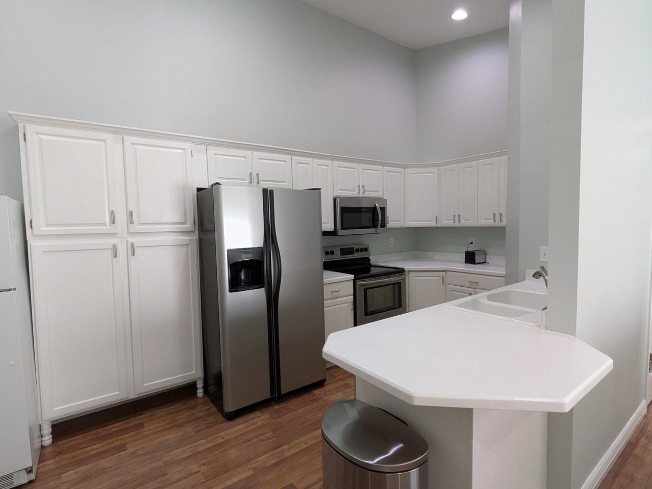 861 W Columbia Ln #21 - Photo 2 of 11