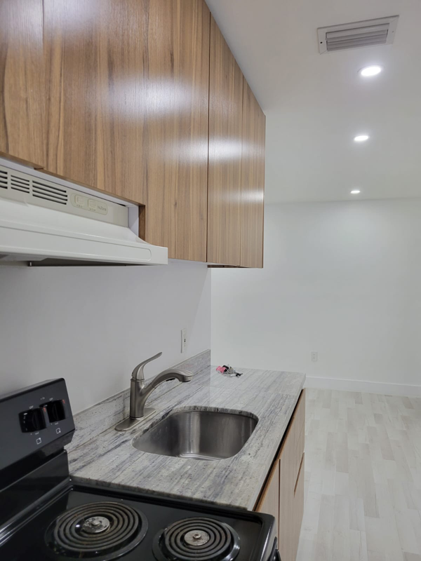 2174 Nestreet - Photo 3 of 7