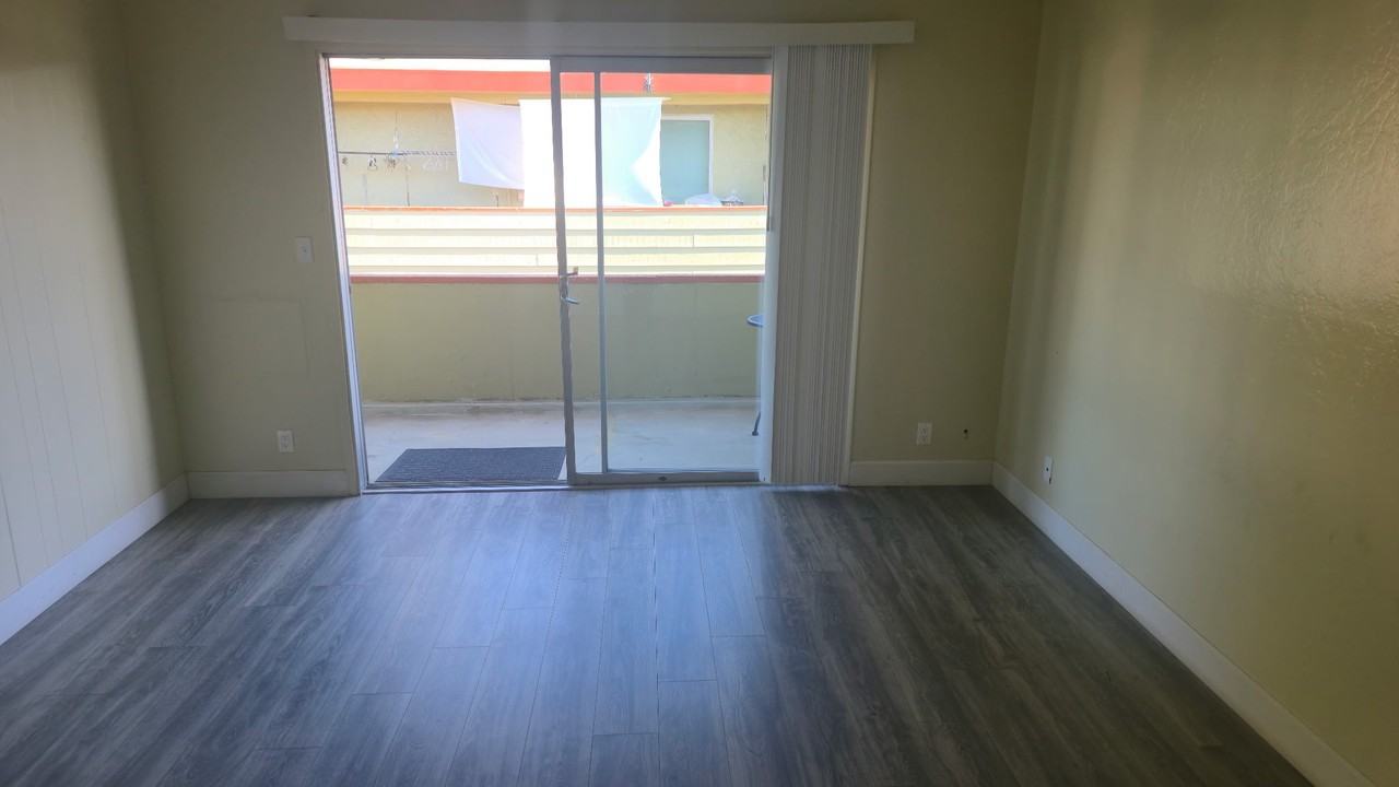 965 Helen Ave - Photo 6 of 9