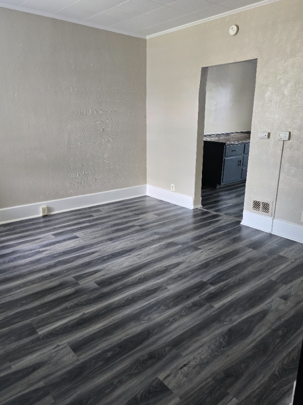 1231 Rankine Ave - Photo 7 of 13