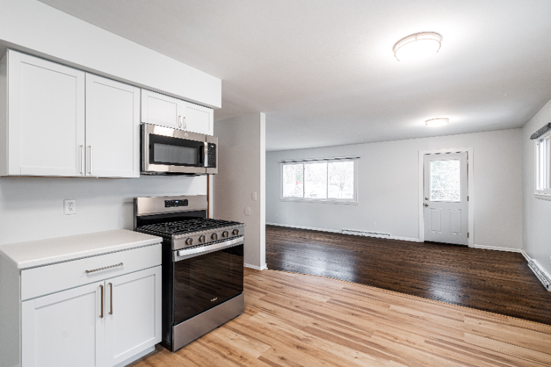 638 S 66th St - Photo 5 of 18