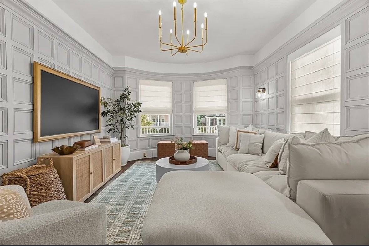 60 Roslin St #1 - Photo 4 of 20