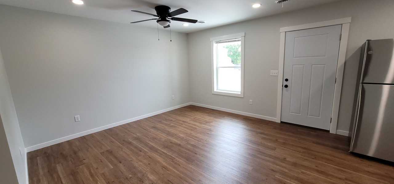 226 S 7th St #1 - Photo 6 of 10