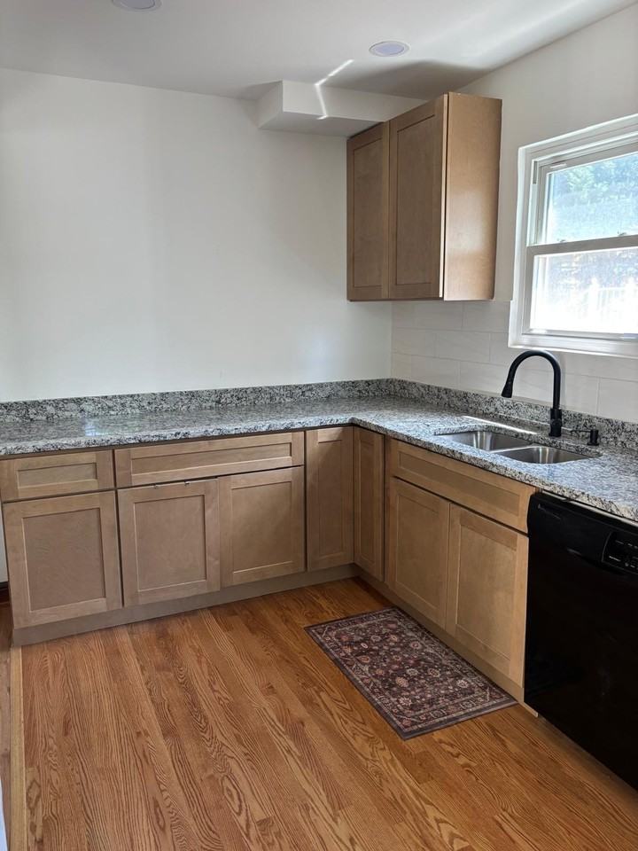 844 Sligo Ave - Photo 7 of 25