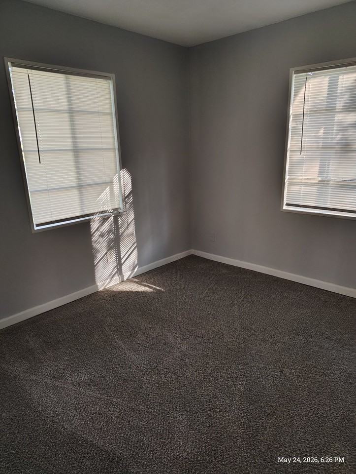 3570 Sw Kerry Ave - Photo 5 of 8