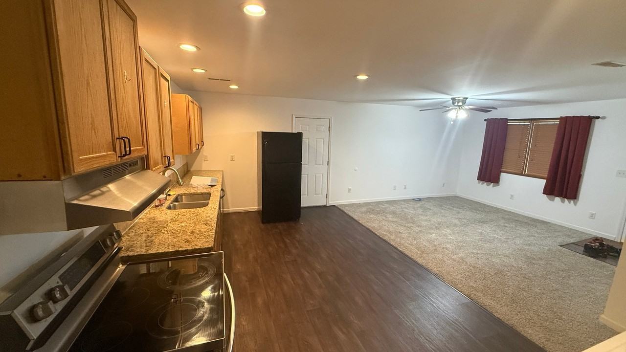 17 Warsen Ave - Photo 3 of 11