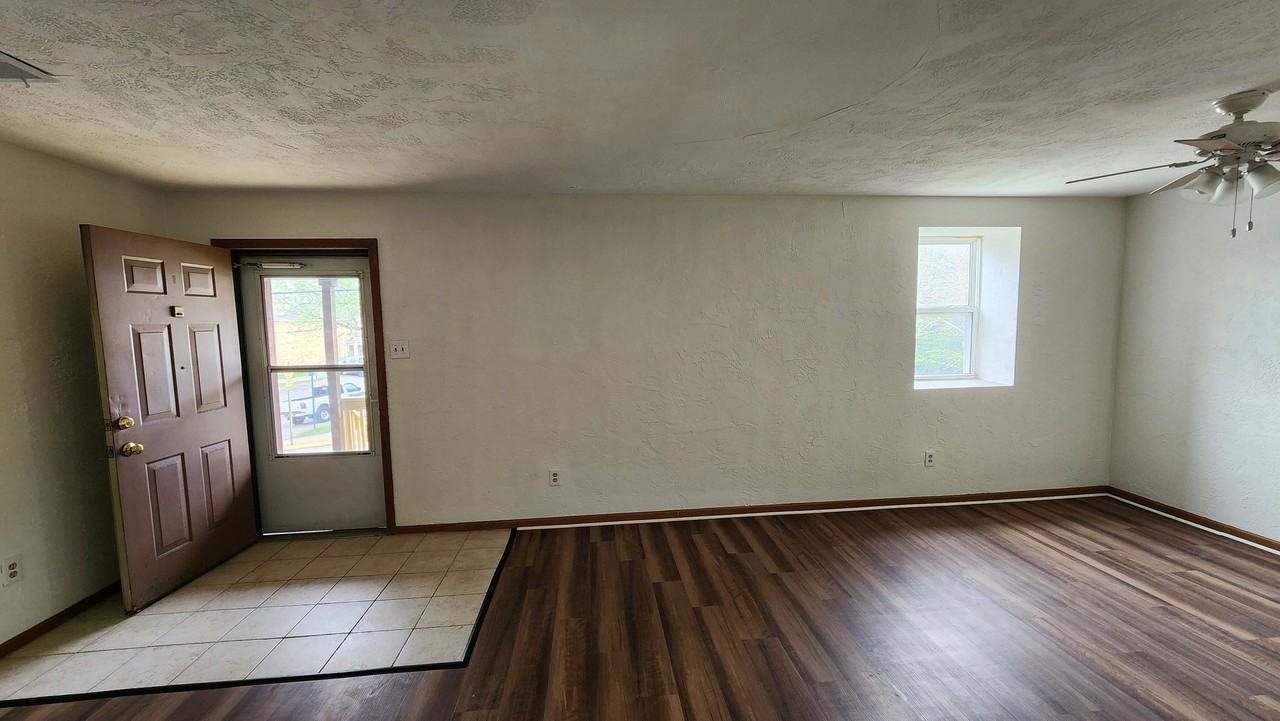 118 Whitaker St #1 - Photo 2 of 16