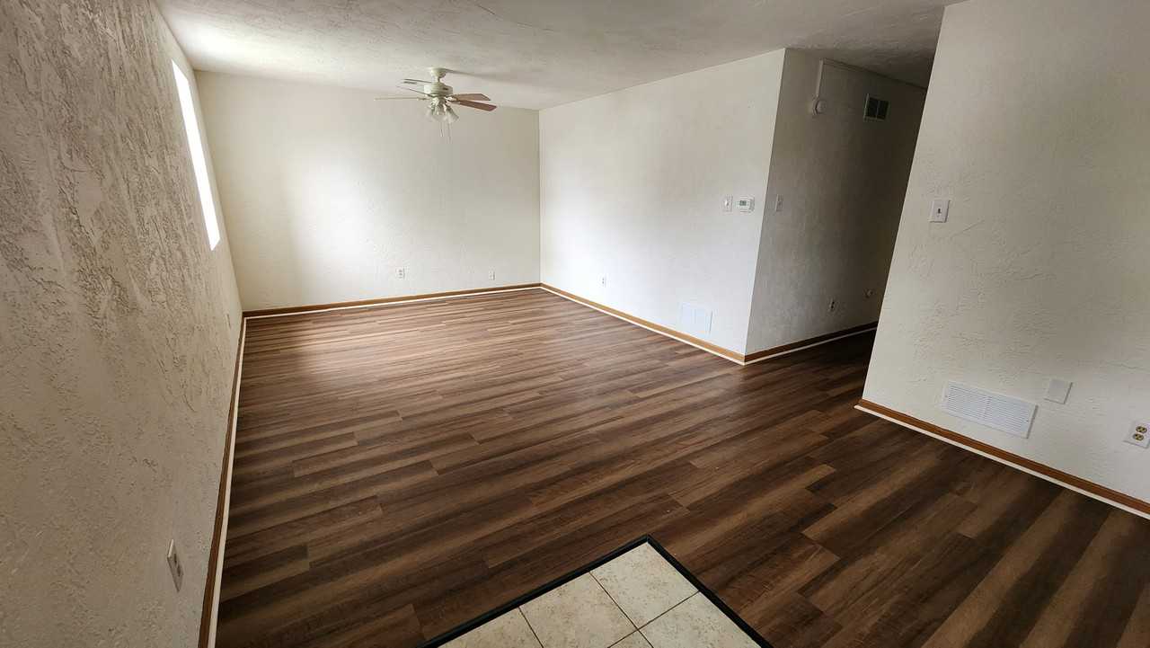 118 Whitaker St #1 - Photo 3 of 16