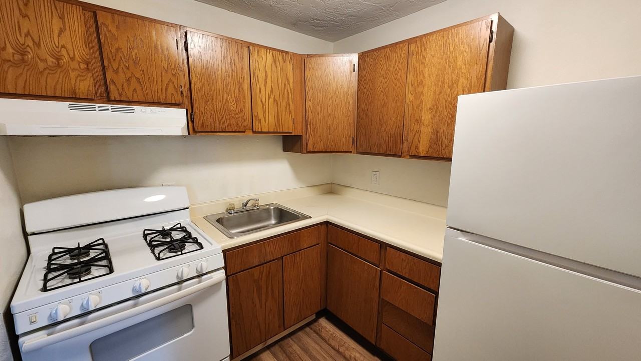 118 Whitaker St #1 - Photo 4 of 16