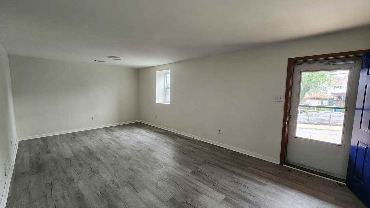 118 Whitaker St #1 - Photo 5 of 16