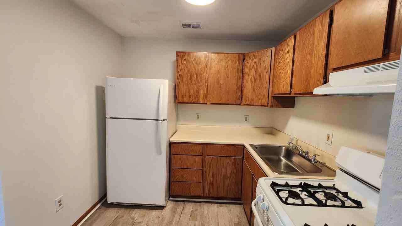 118 Whitaker St #1 - Photo 7 of 16