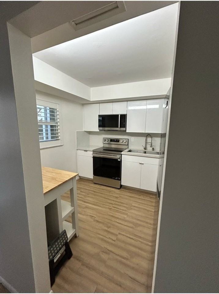 1540 Glen Oaks Dr E #B222 - Photo 4 of 18