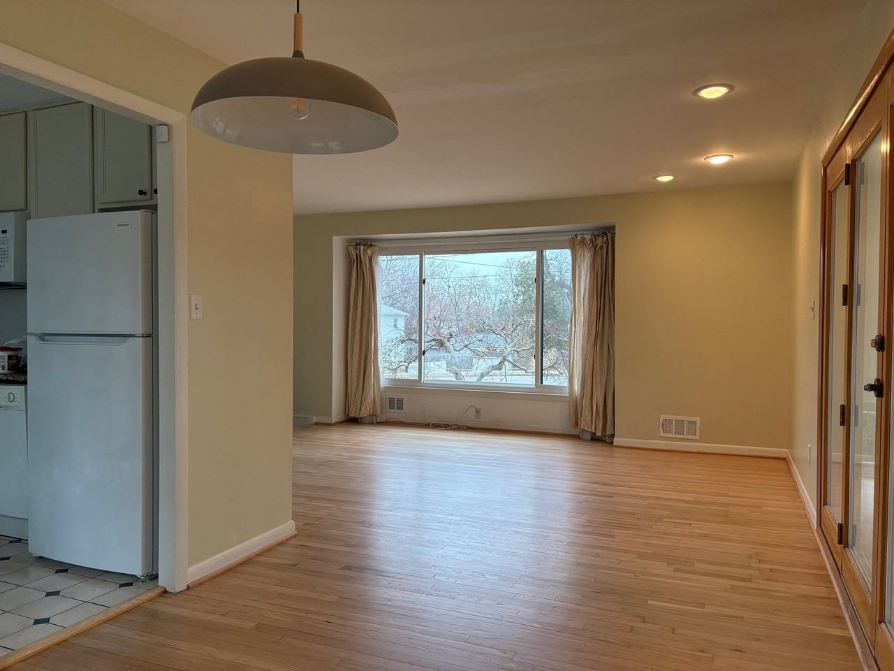 1211 Van Buren Cir - Photo 5 of 20