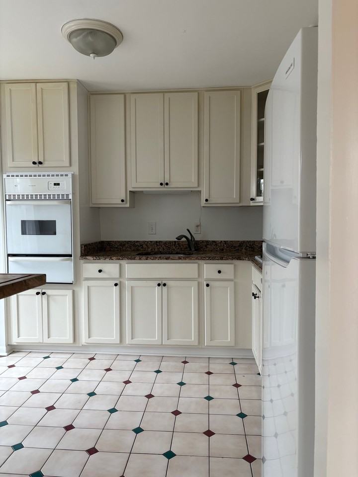 1211 Van Buren Cir - Photo 7 of 20