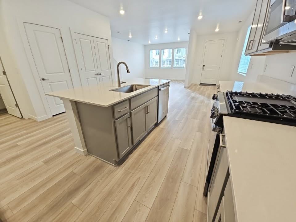 4138 W Perspective St - Photo 4 of 27
