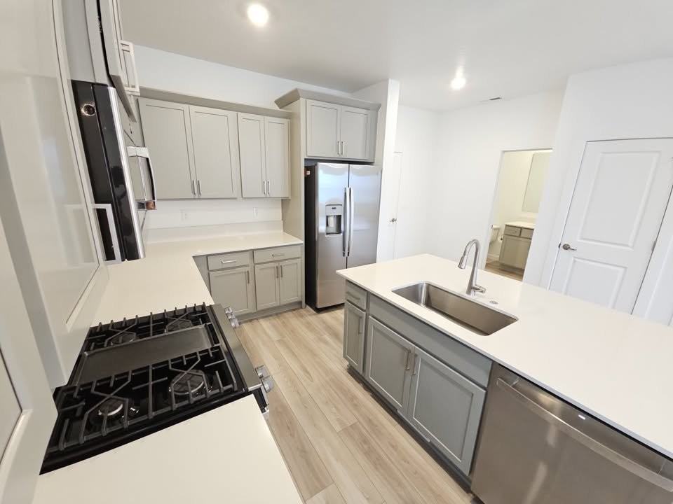 4138 W Perspective St - Photo 5 of 27