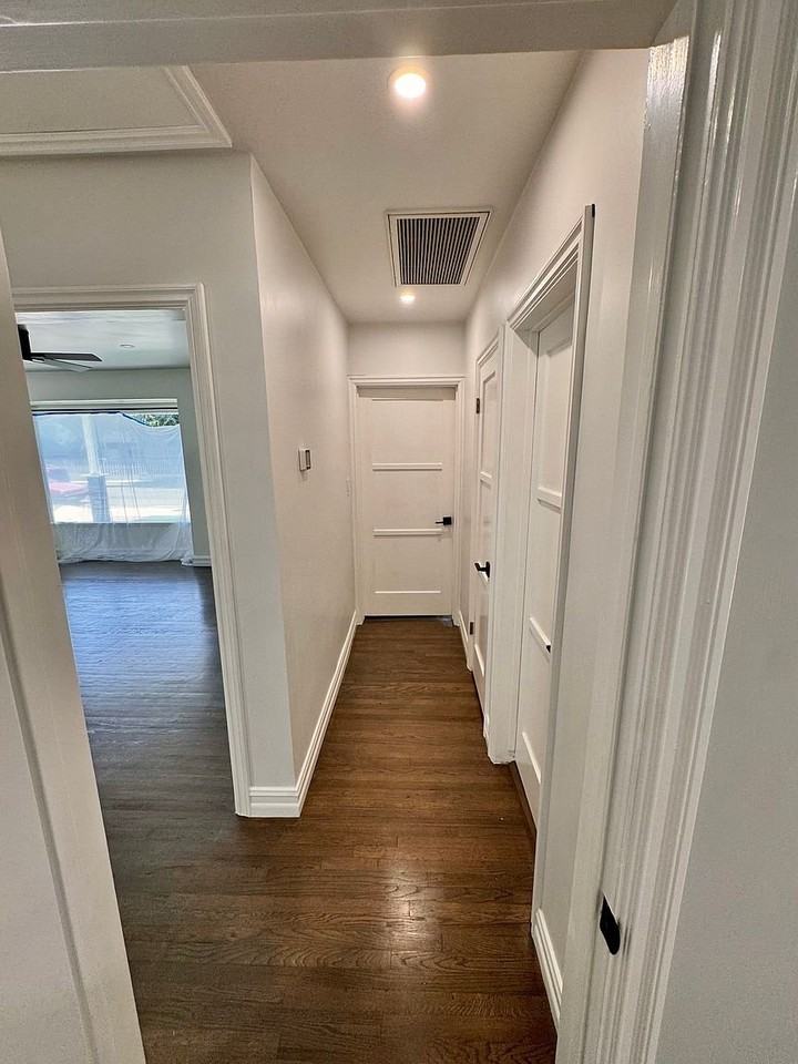 3442 N Greenbrier Rd - Photo 7 of 18