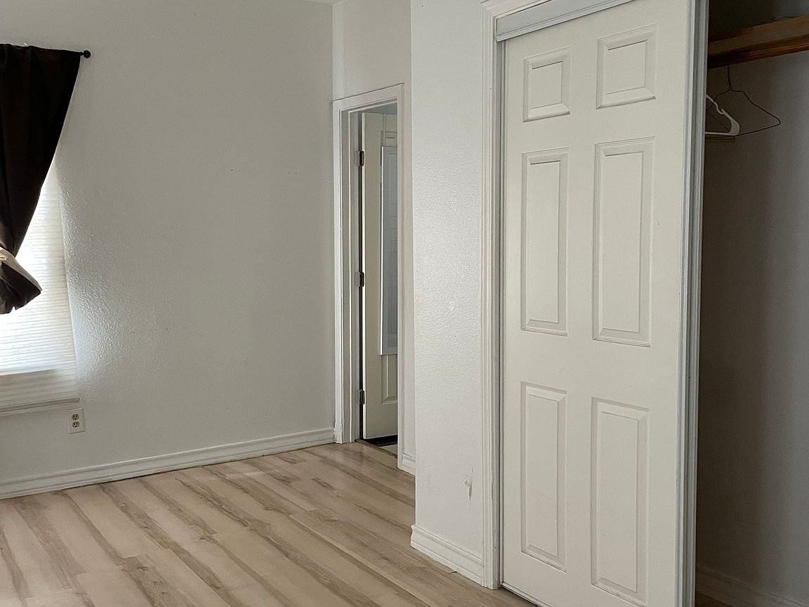 411 E Lachapelle - Photo 5 of 14