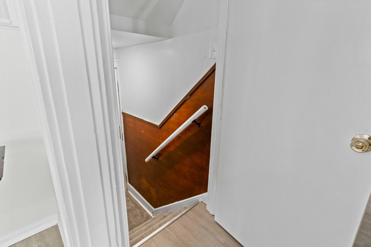 410 Baltimore St - Photo 3 of 16