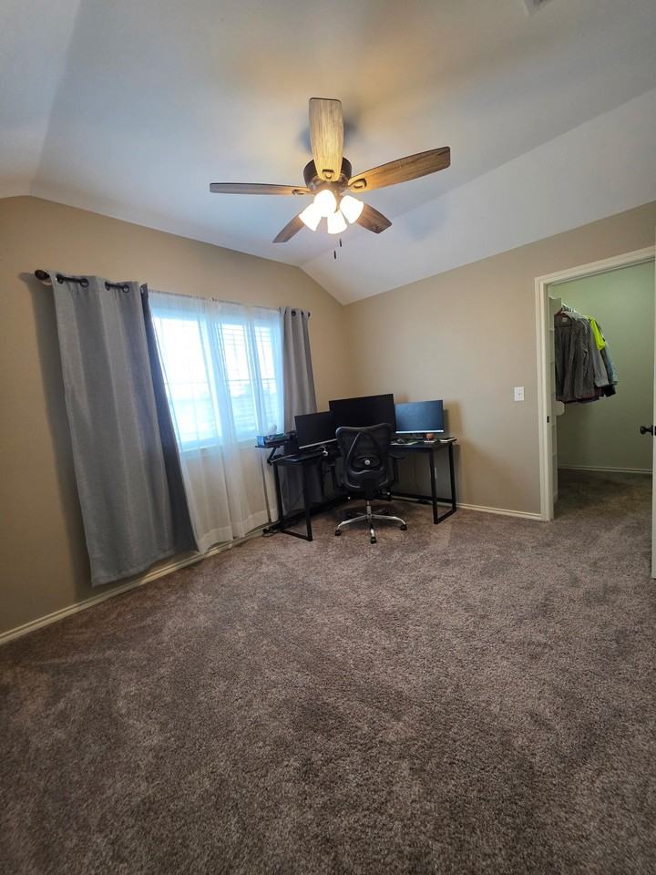 15439 Anna Ln - Photo 2 of 8