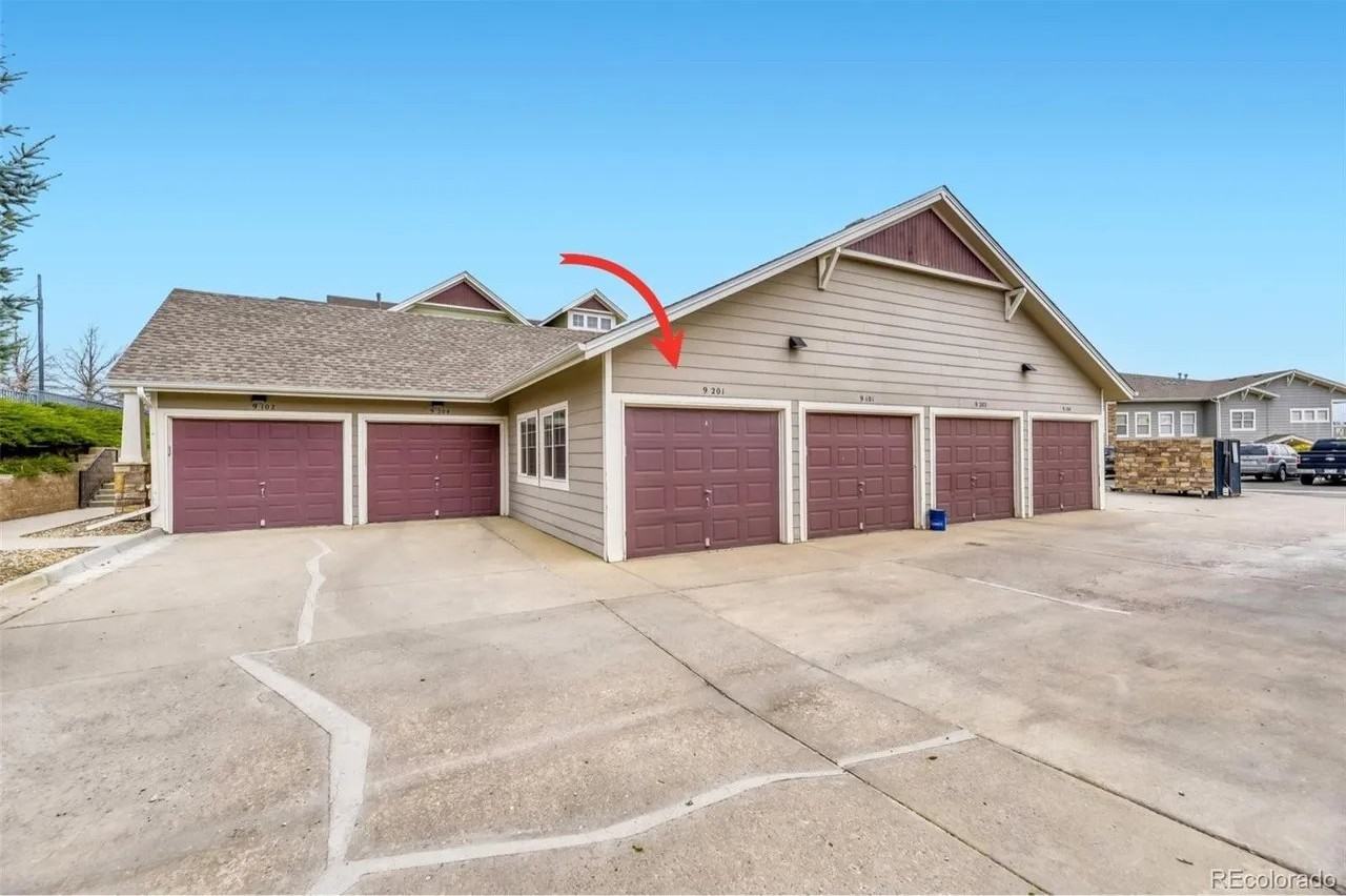 9319 Amison Cir #201 - Photo 3 of 17