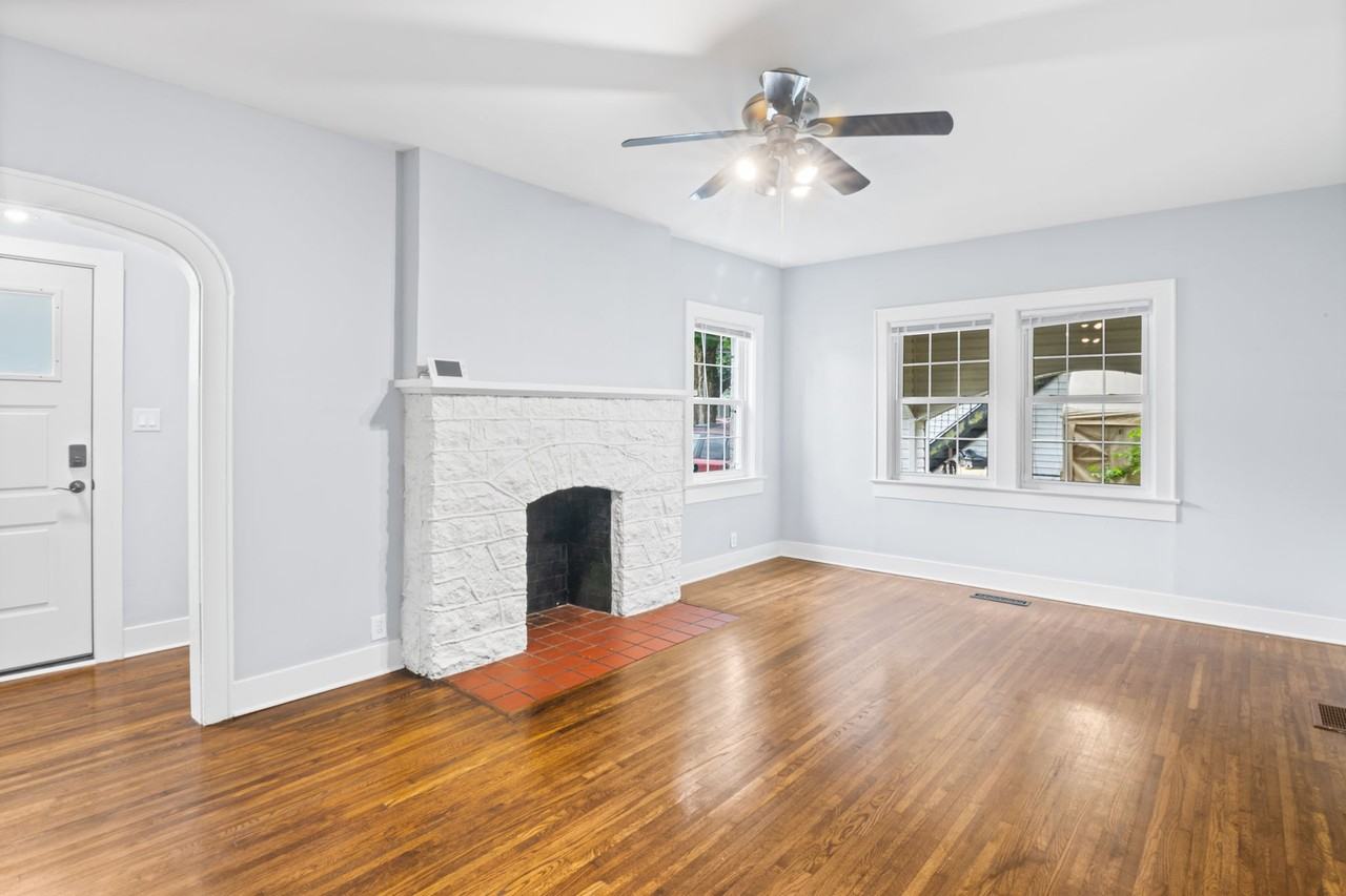1115 N Academy St - Photo 5 of 18