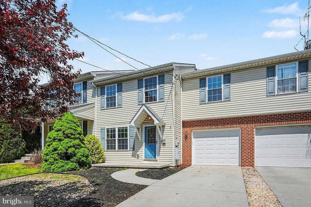 239 G St