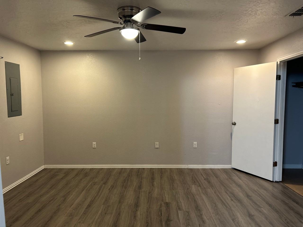 312 Pine St - Photo 3 of 15
