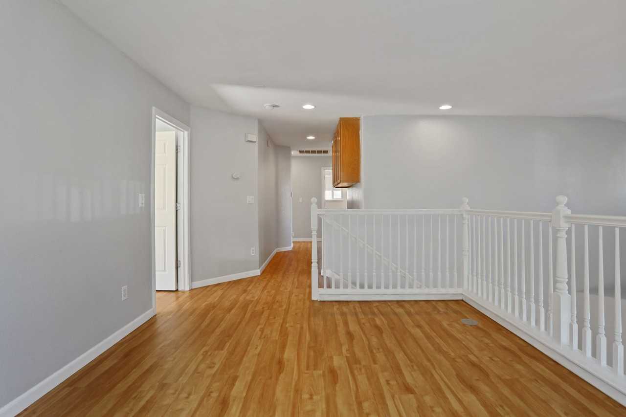 2902 Campbell Ln - Photo 3 of 46