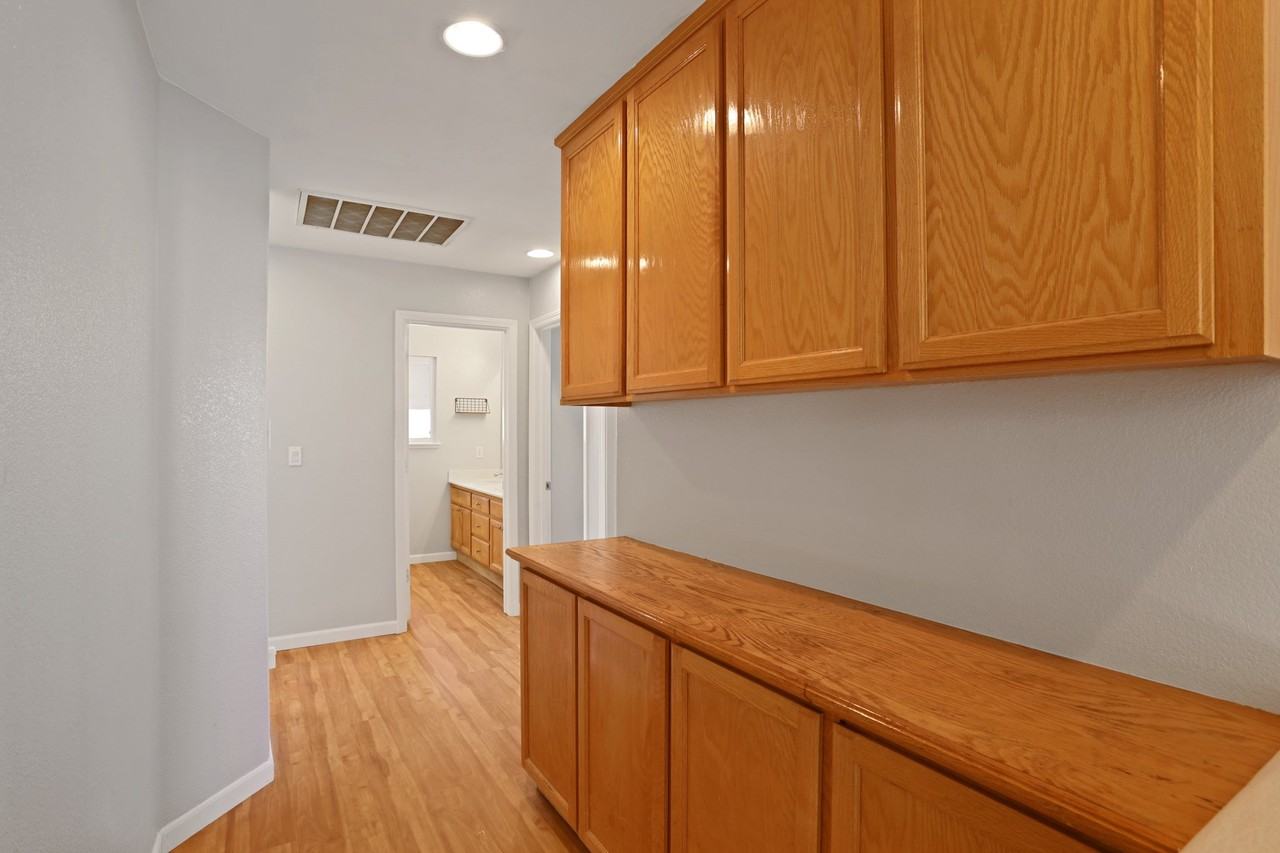 2902 Campbell Ln - Photo 4 of 46