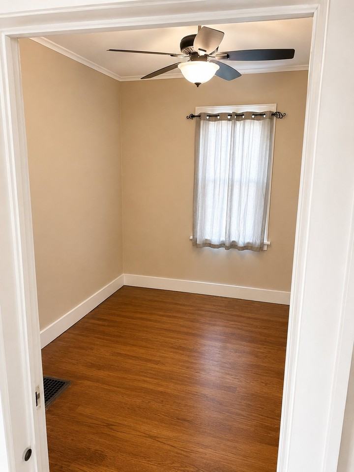 1103 Lickliter St - Photo 2 of 5