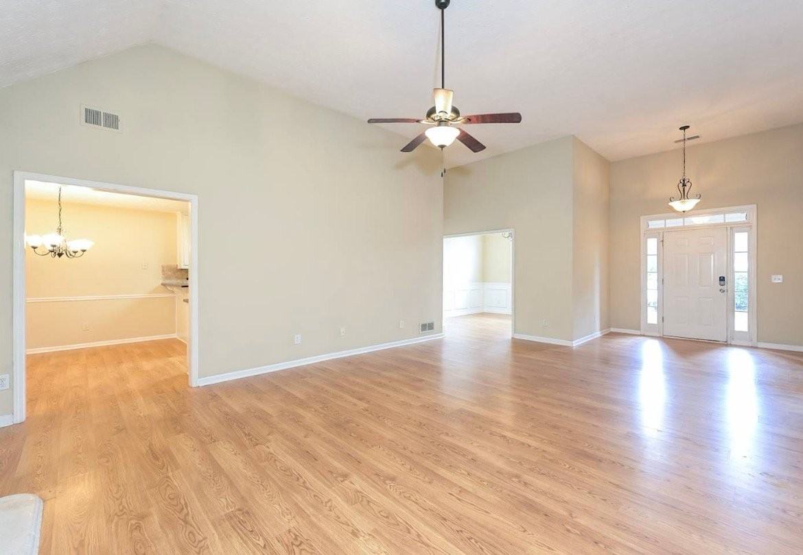 315 Meadow Gate Ct - Photo 3 of 8