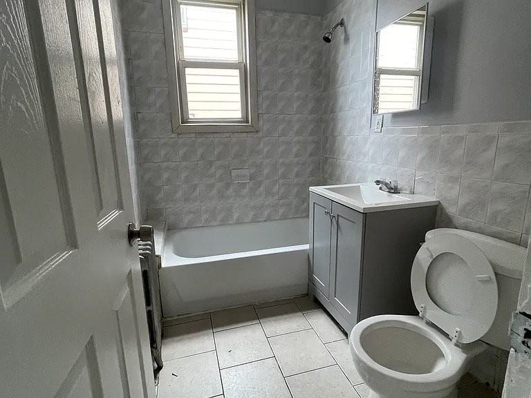 118 Vreeland Ave - Photo 6 of 6