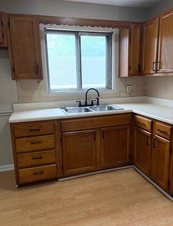1209 Baron Ave - Photo 2 of 4