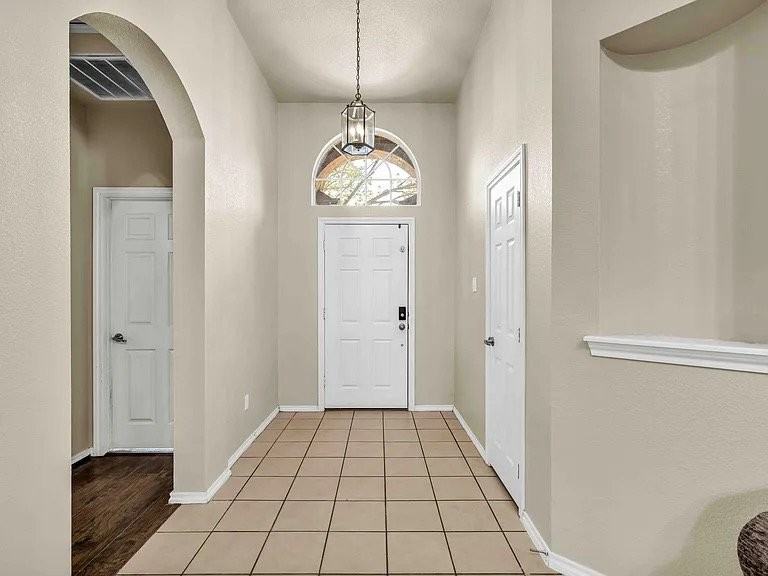 2649 Chadwick Dr - Photo 3 of 19