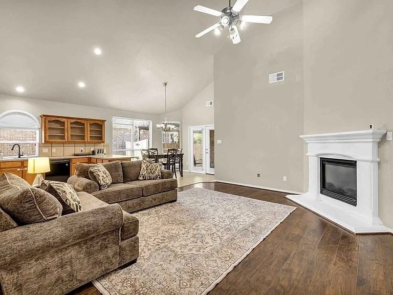 2649 Chadwick Dr - Photo 4 of 19