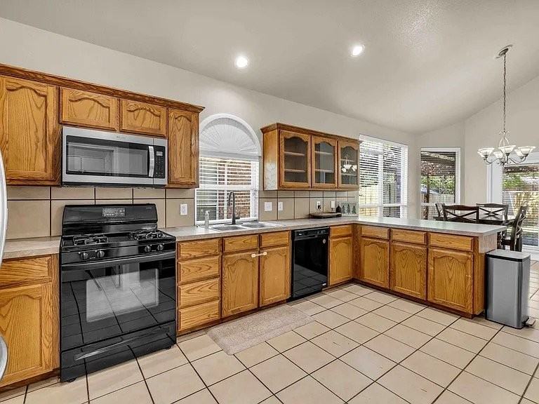 2649 Chadwick Dr - Photo 5 of 19