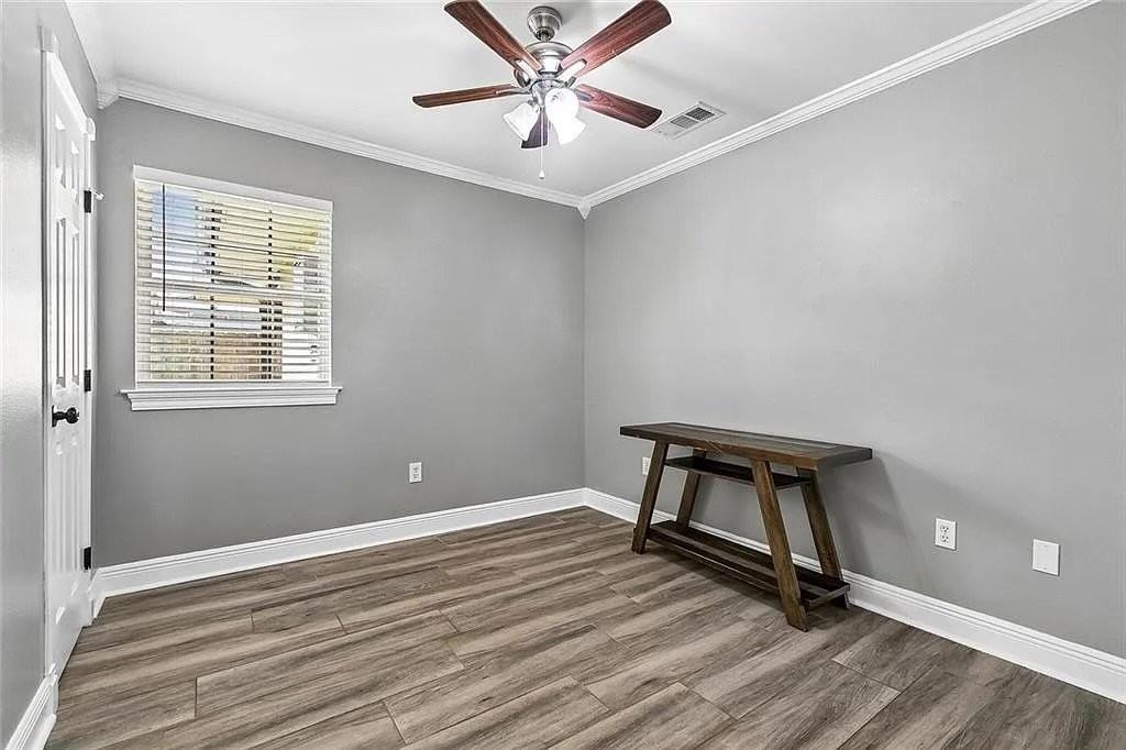 2413 Bobwhite Dr - Photo 3 of 6