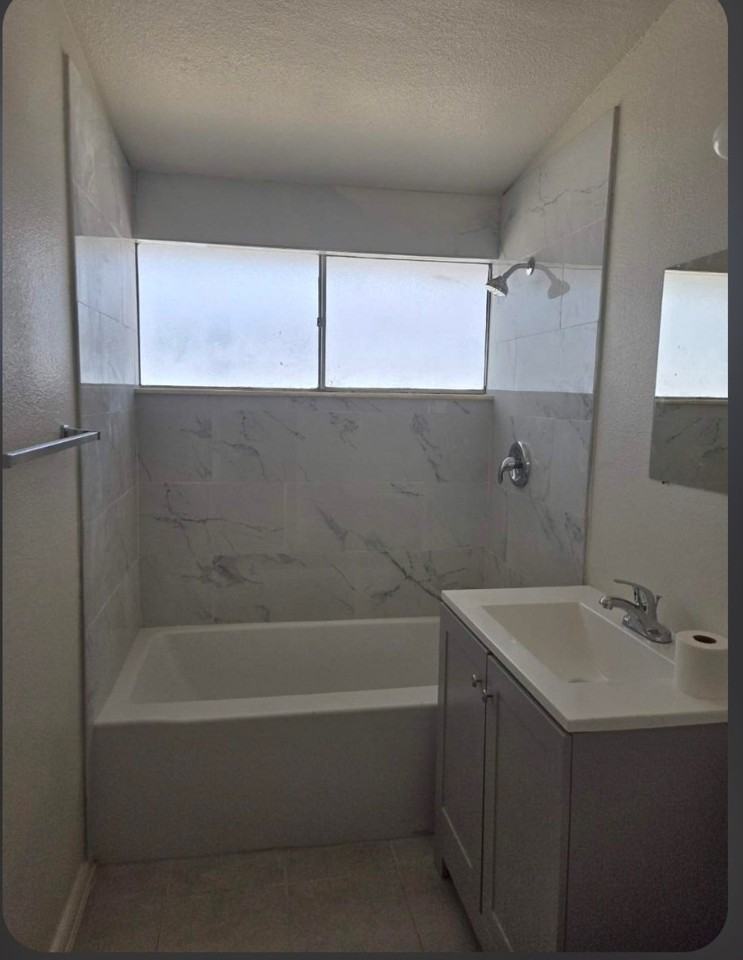 221 Milinane Dr - Photo 2 of 7