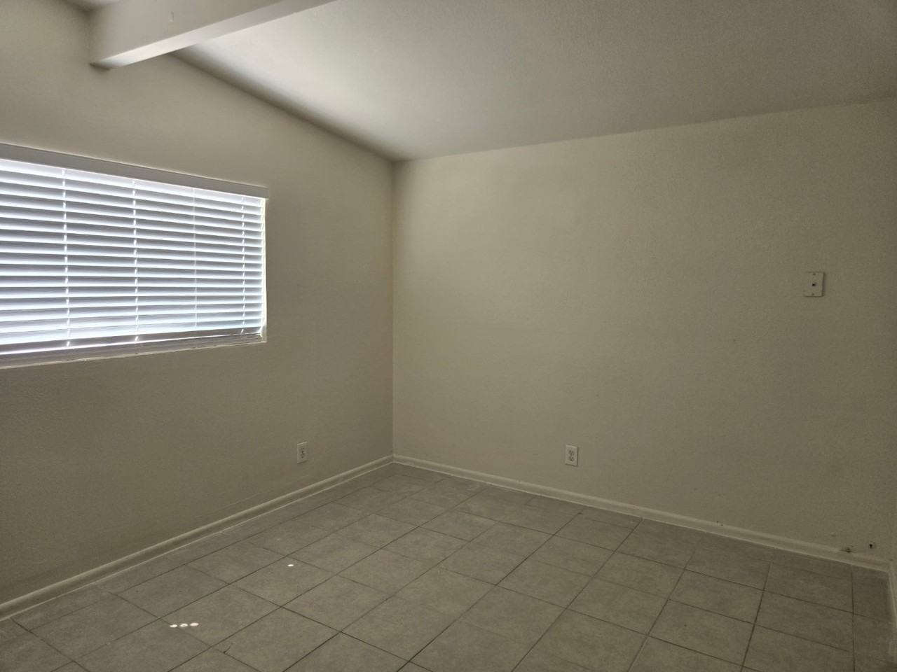 221 Milinane Dr - Photo 5 of 7