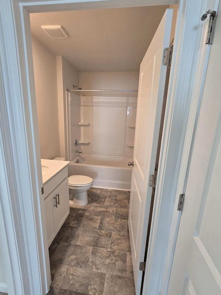 113 Hale Rd - Photo 5 of 14