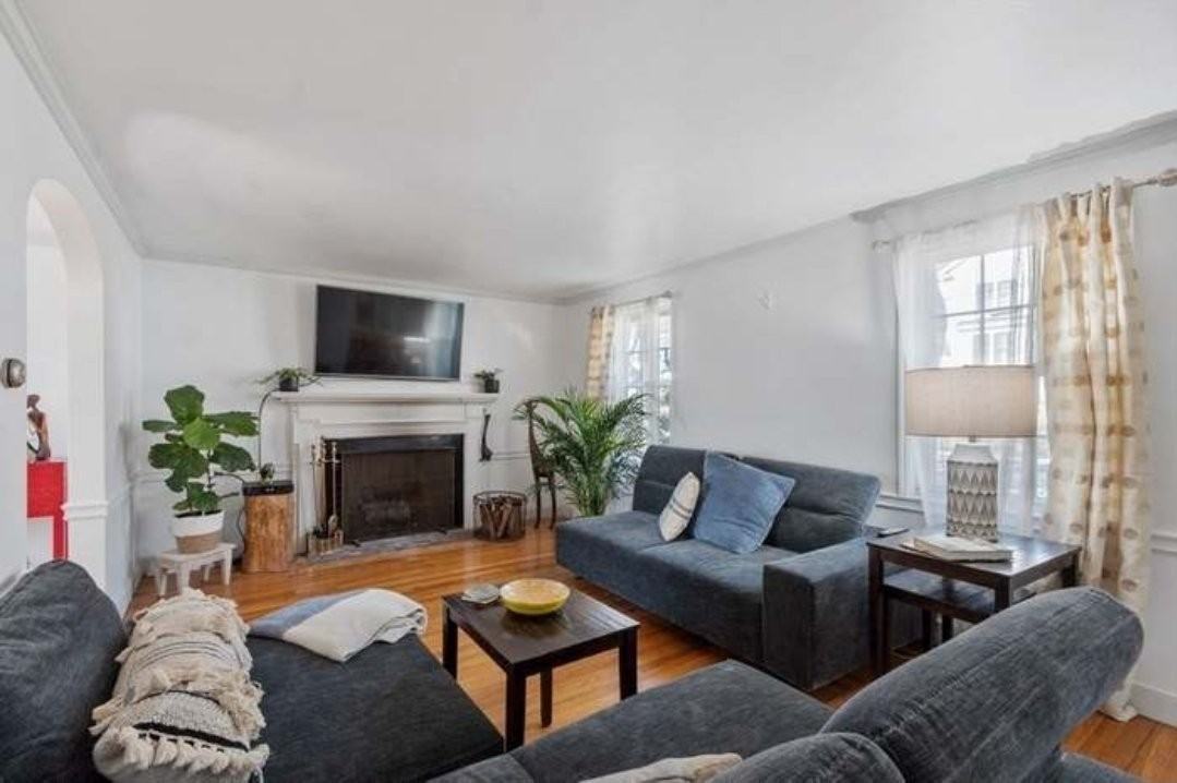 25 Moody St - Photo 5 of 21