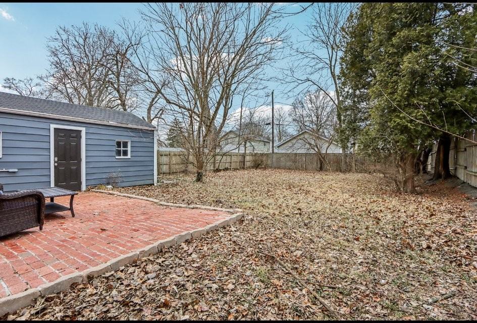 5168 Caroline Ave - Photo 3 of 19