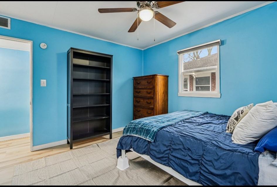 5168 Caroline Ave - Photo 5 of 19